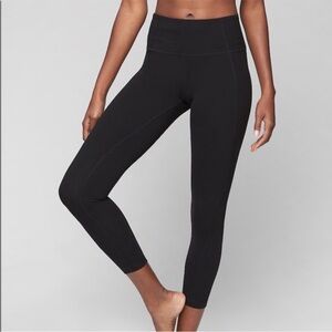 Athleta Salutation 7/8 tight in black